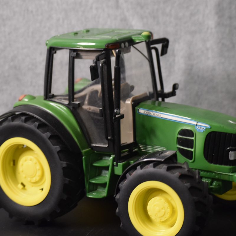 John Deere Toy Tractor - Image 2