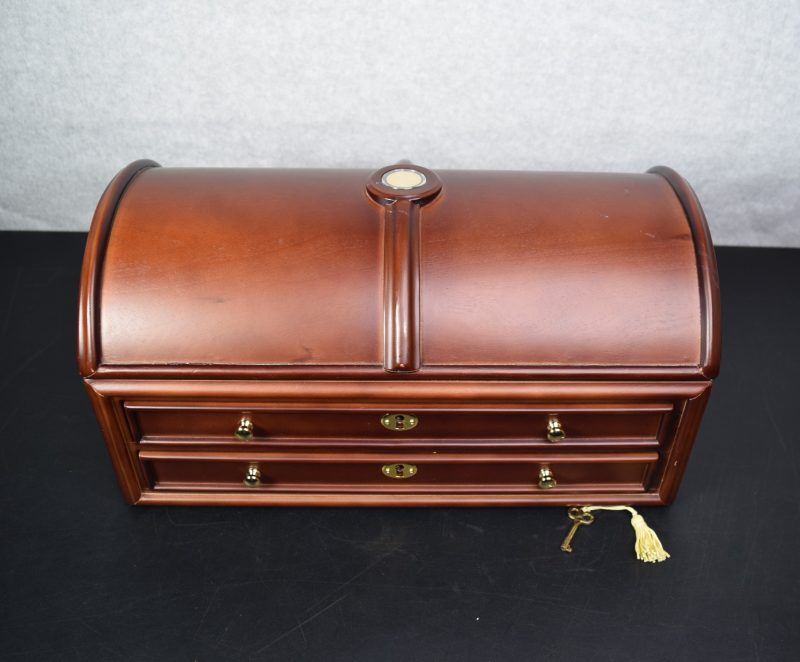 Quarters Treasure Chest - Image 2