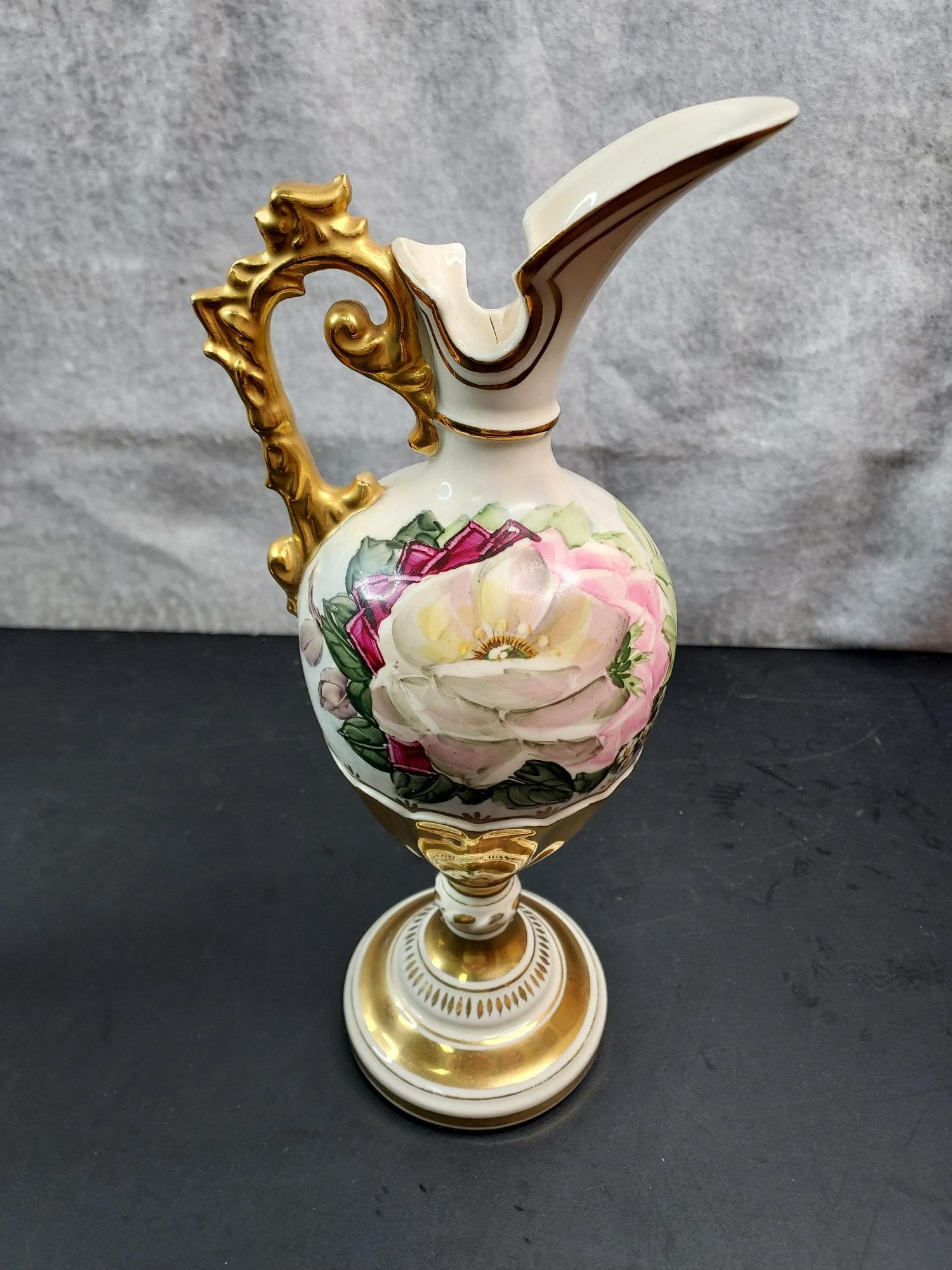 Set of Porcelain Italian Vases - Image 2