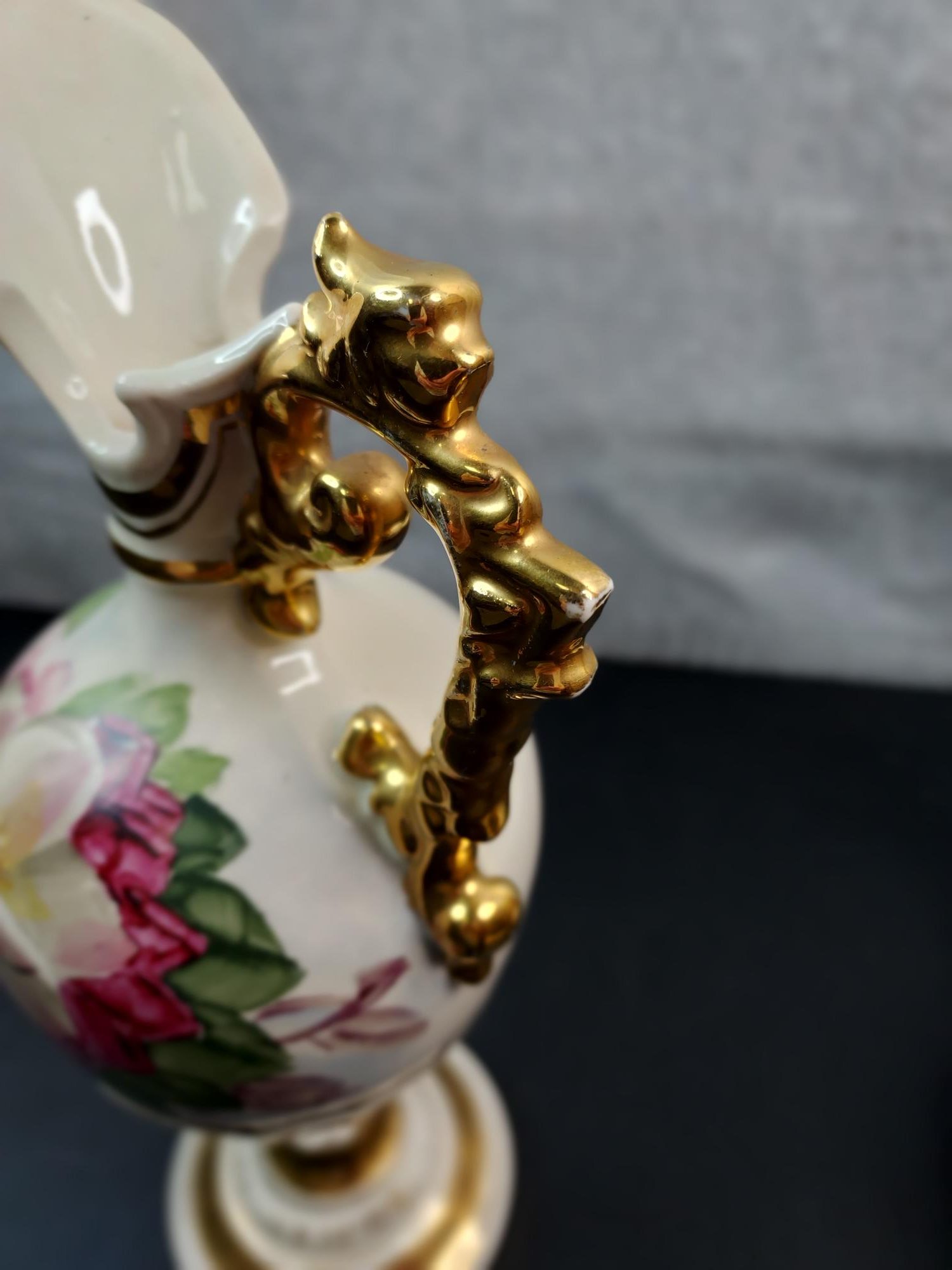 Set of Porcelain Italian Vases - Image 9
