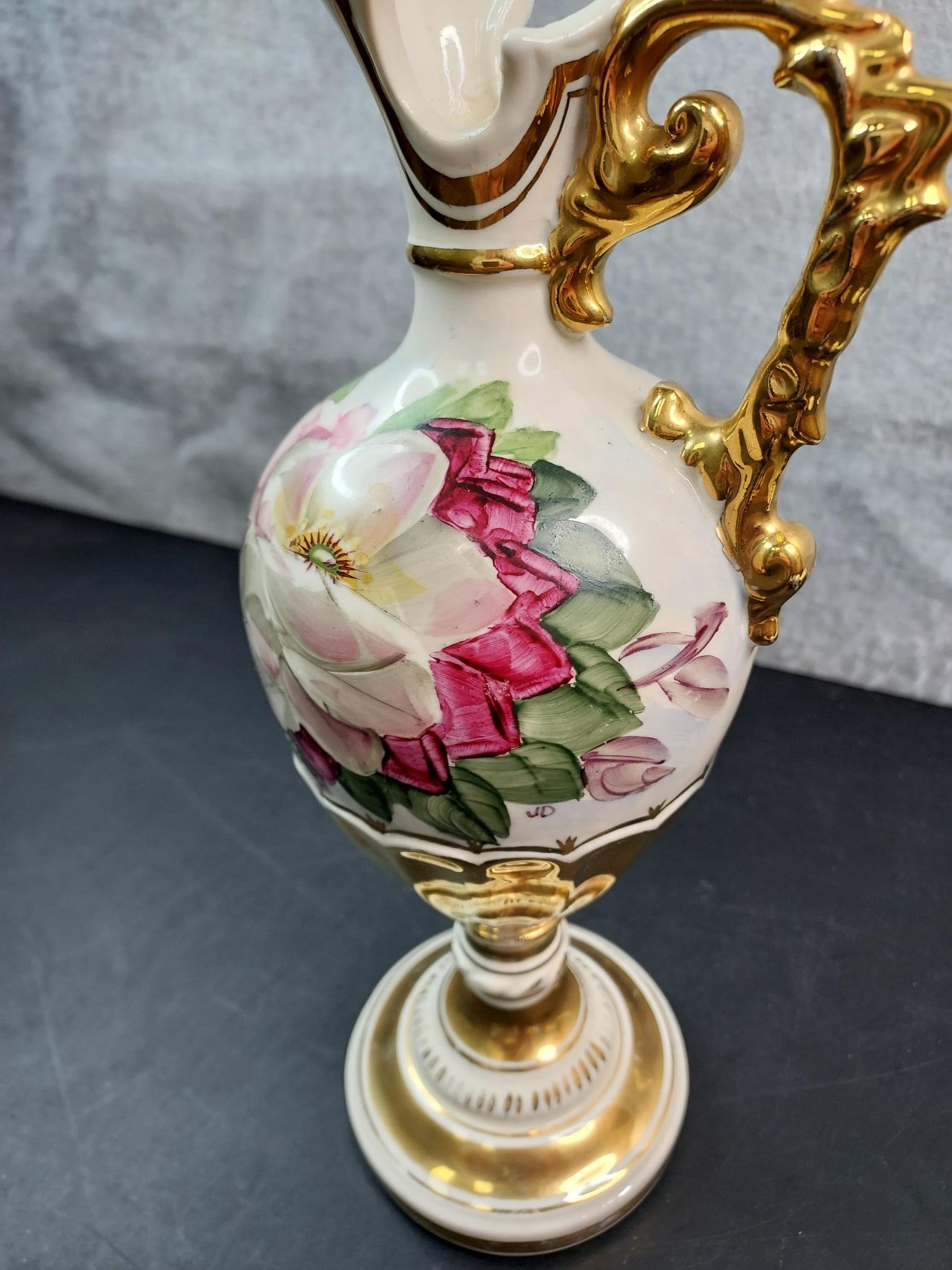 Set of Porcelain Italian Vases - Image 3