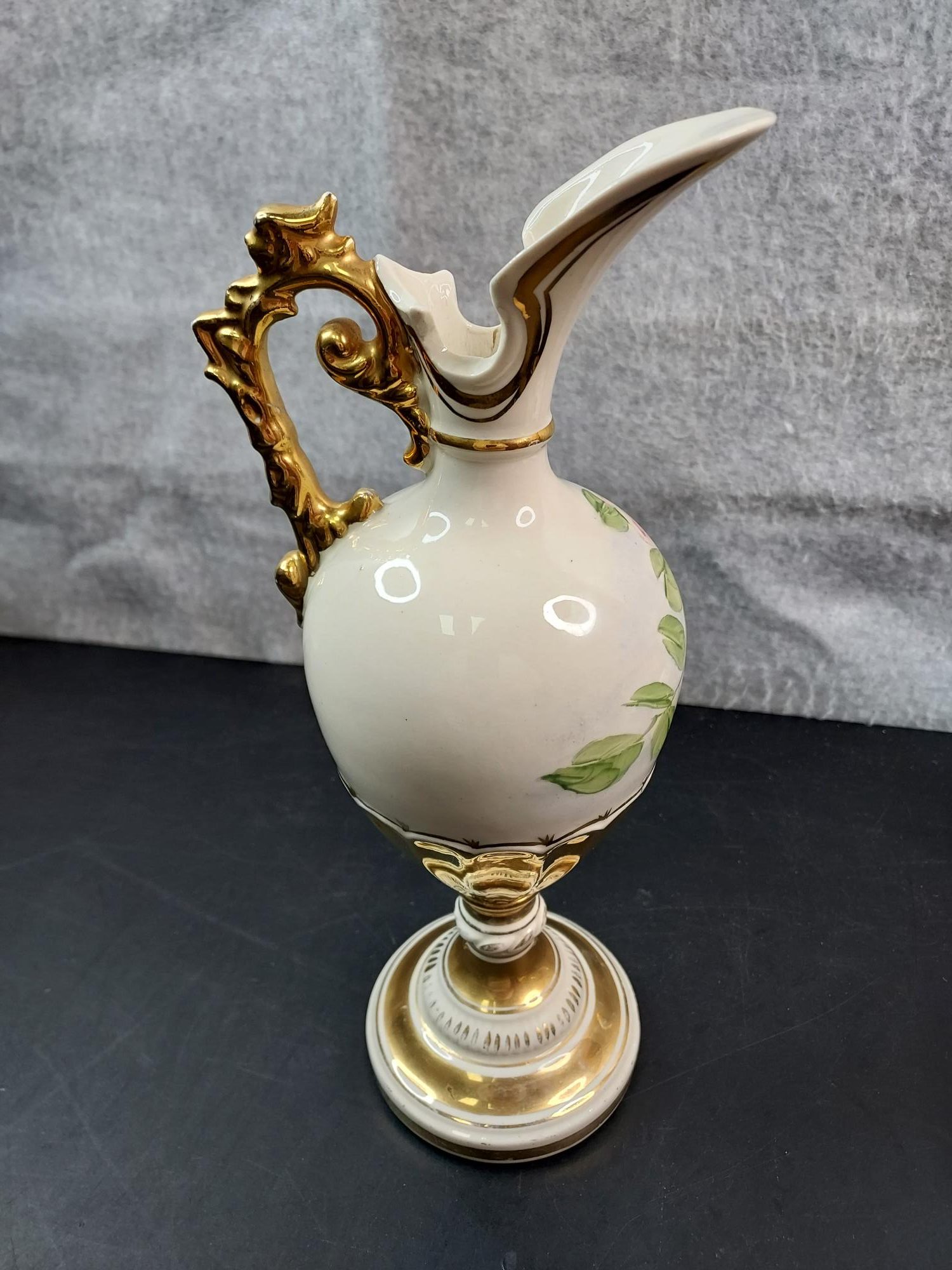 Set of Porcelain Italian Vases - Image 4