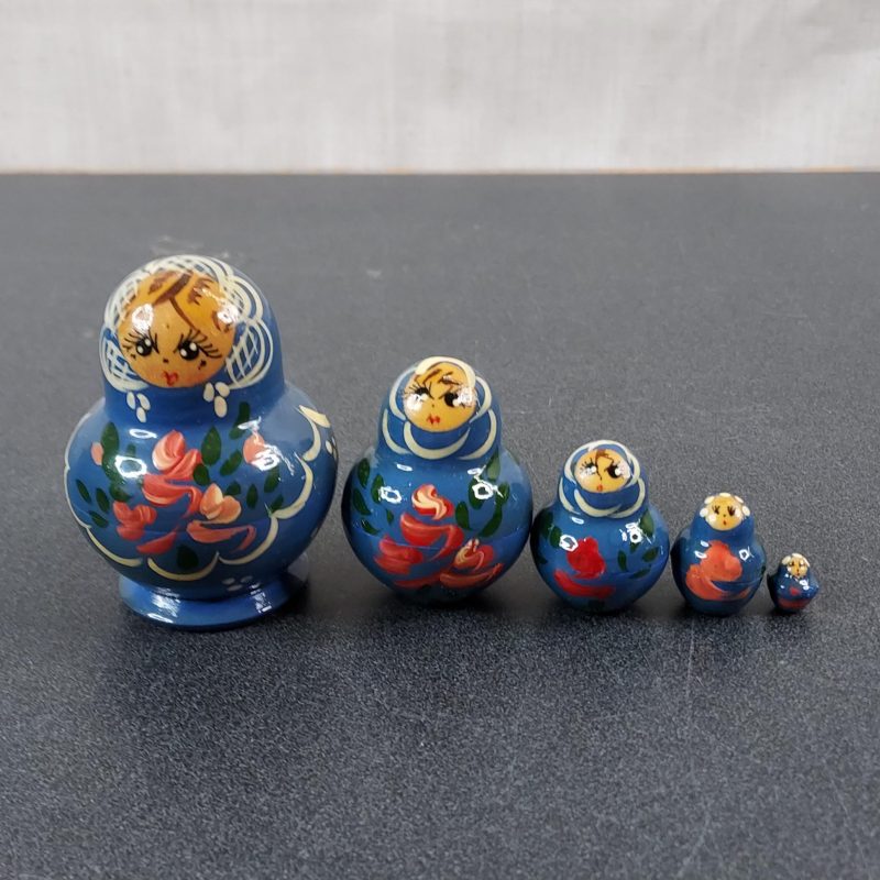 Russian Nesting Dolls - Blue/Red