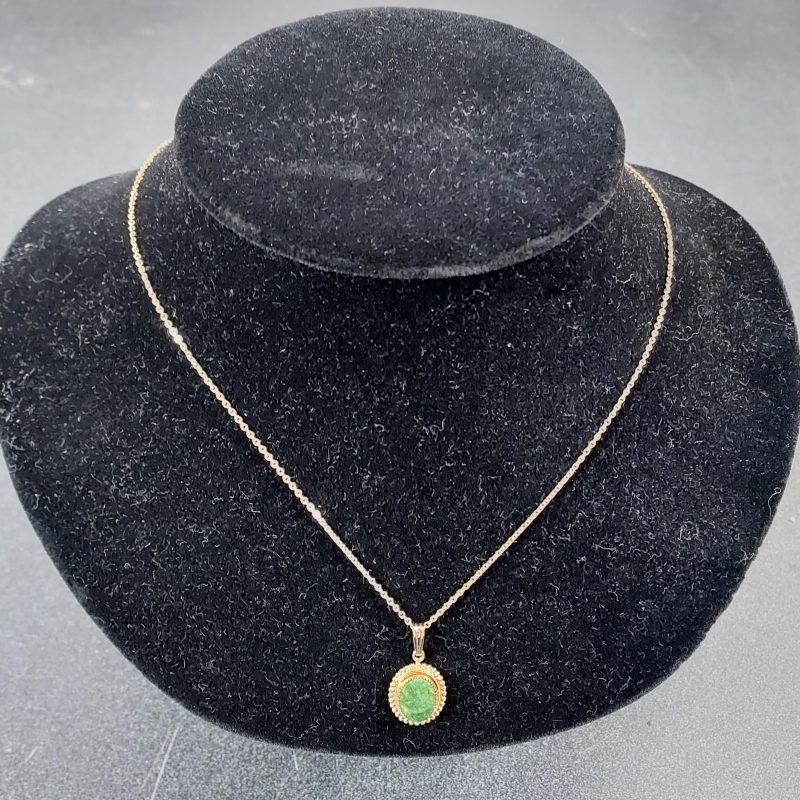 AMCO 14K Gold & Green Onyx Necklace
