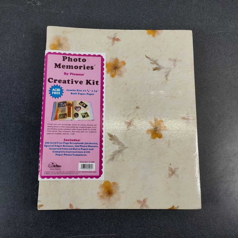 Pioneer Photo Memories Scrapbook