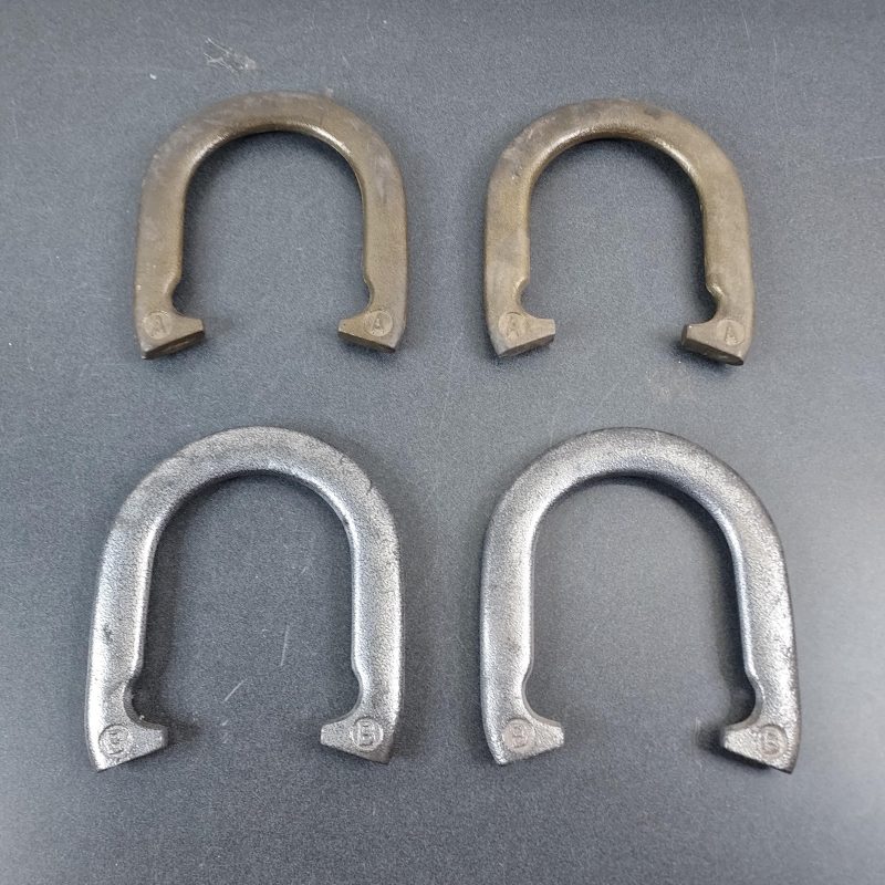 Metal Horseshoe Set