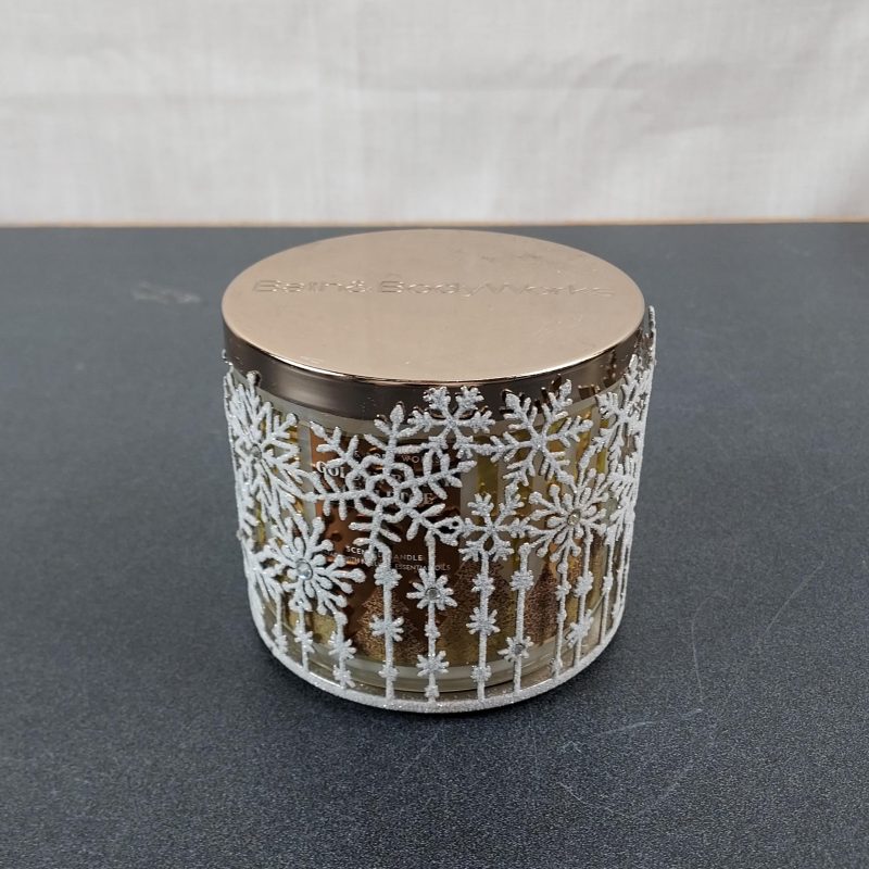 Bath & Body Works 3-Wick Candle & Snowflake Holder