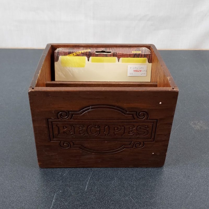 Vintage Wooden Recipe Box & Cards