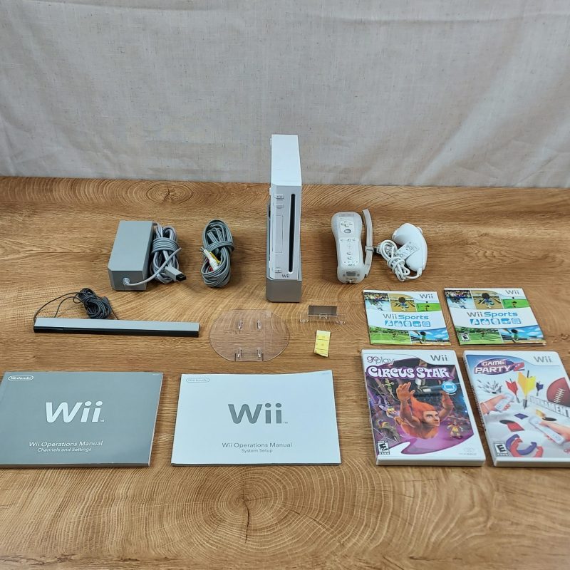 Wii Gaming System Deluxe Bundle