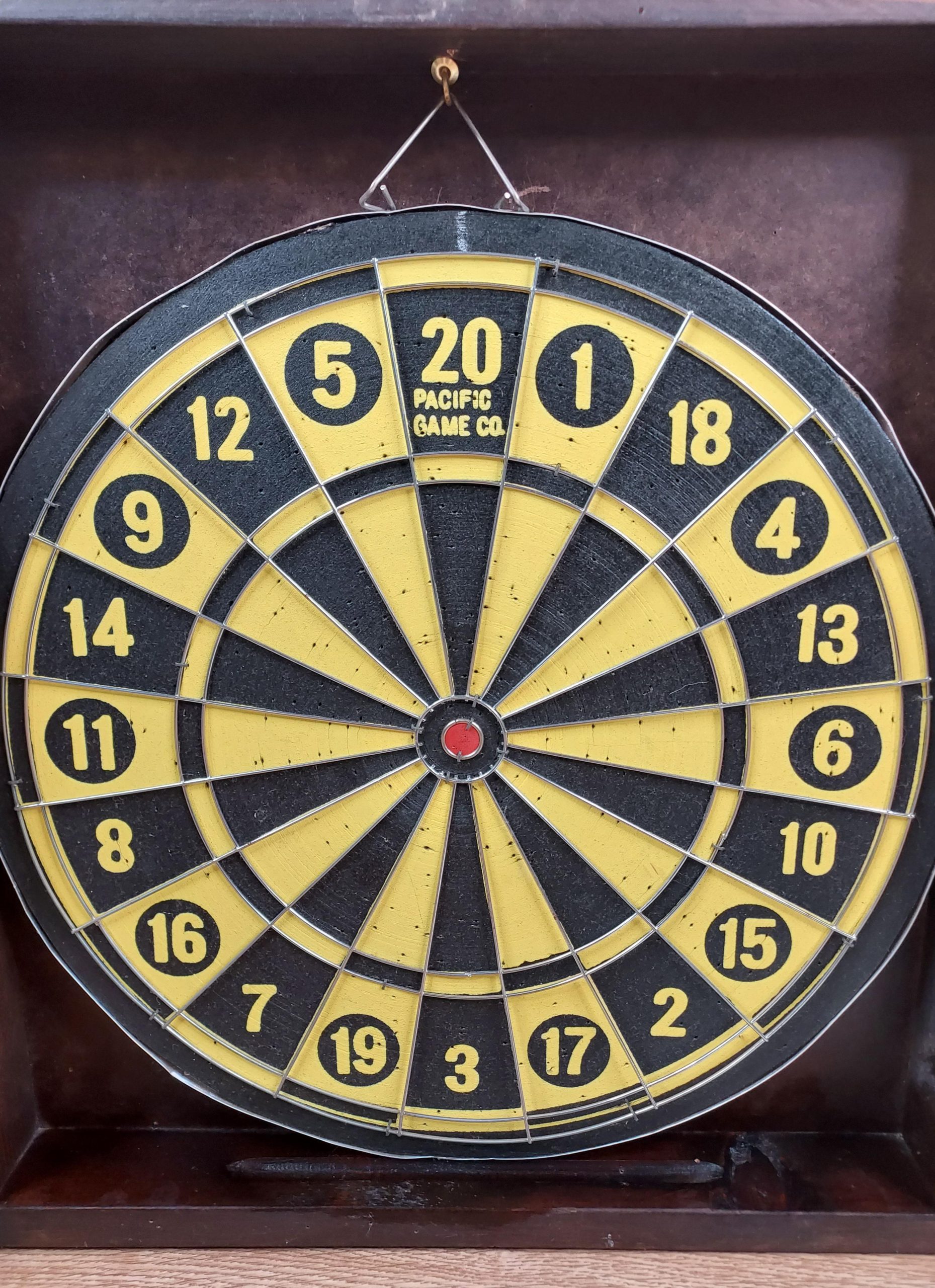 Vintage St. George "Fully Licensed" Wooden Dartboard Cabinet - Image 4