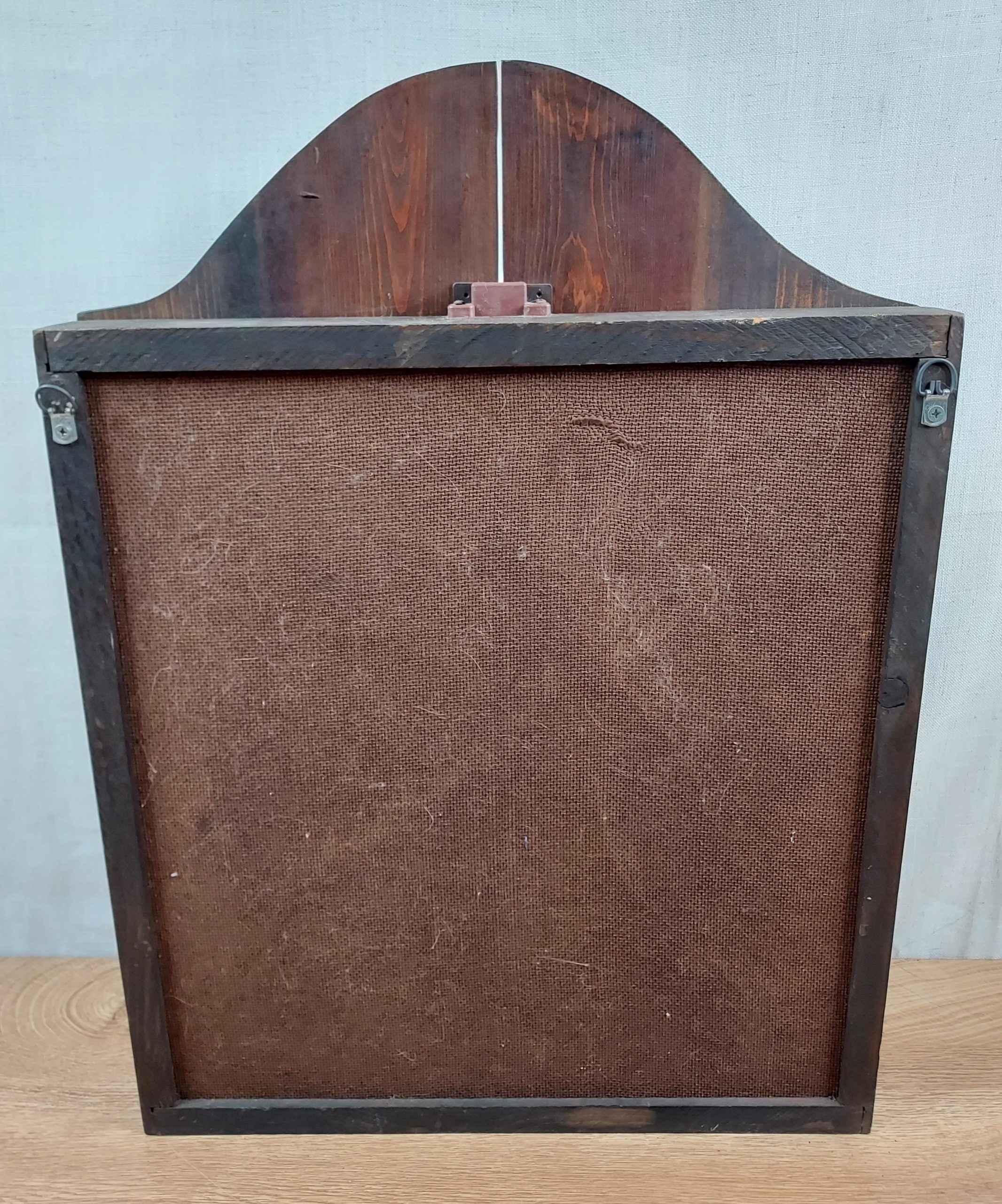 Vintage St. George "Fully Licensed" Wooden Dartboard Cabinet - Image 3